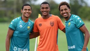 Sport treina no CT do Cuiabá e Lateral reencontra velhos amigos; veja