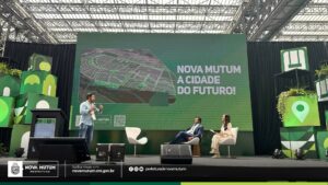 Prefeito Leandro Félix participa da Smart City Expo Curitiba 2025 e destaca inov…