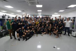 Parabéns! Grande virada, grande vitória!

 AssCom Dourado 

CUI 2-1 ATH

#Orgulh…