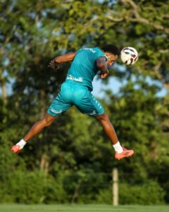 De volta à Cuiabá, elenco do Dourado treinou nesta tarde em preparação para enfr…