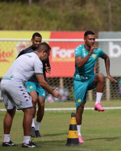 Elenco do Cuiabá treinou nesta manhã no CT da Chape e retorna ainda hoje para o …