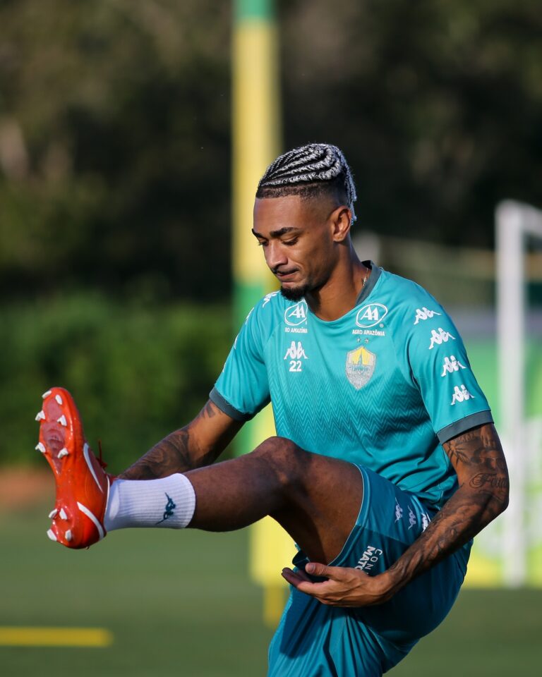 Dourado preparado para mais uma rodada da Série B.

Hoje teve apronto no CT Mano…