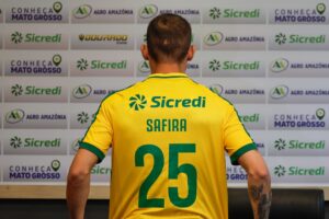 Fotos da coletiva de apresentação do atacante Alisson Safira!

 AssCom Dourado

…
