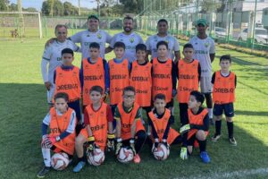 Cuiabá realizou hoje uma seletiva de goleiros para a sua categoria de base. Cerc…