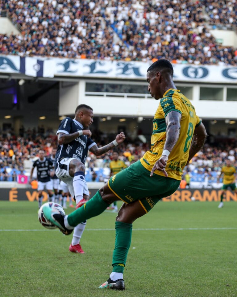 Momentos do empate do Dourado diante do Remo, no Mangueirão!

 AssCom Dourado

#…