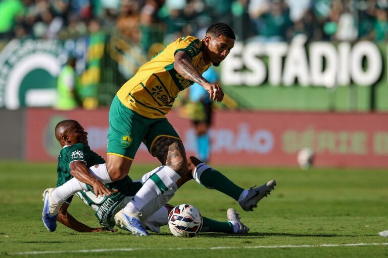 Lances do primeiro tempo.

 AssCom Dourado 

#OrgulhodeMatoGrosso