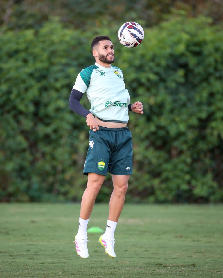 Quarta-feira de muito treino e foco  no CT Manoel Dresch! 

 AssCom Dourado 
 
…