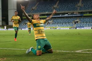 Cuiabá vence o Amazonas e retorna ao G4

 O Cuiabá recebeu o Amazonas na Arena P…