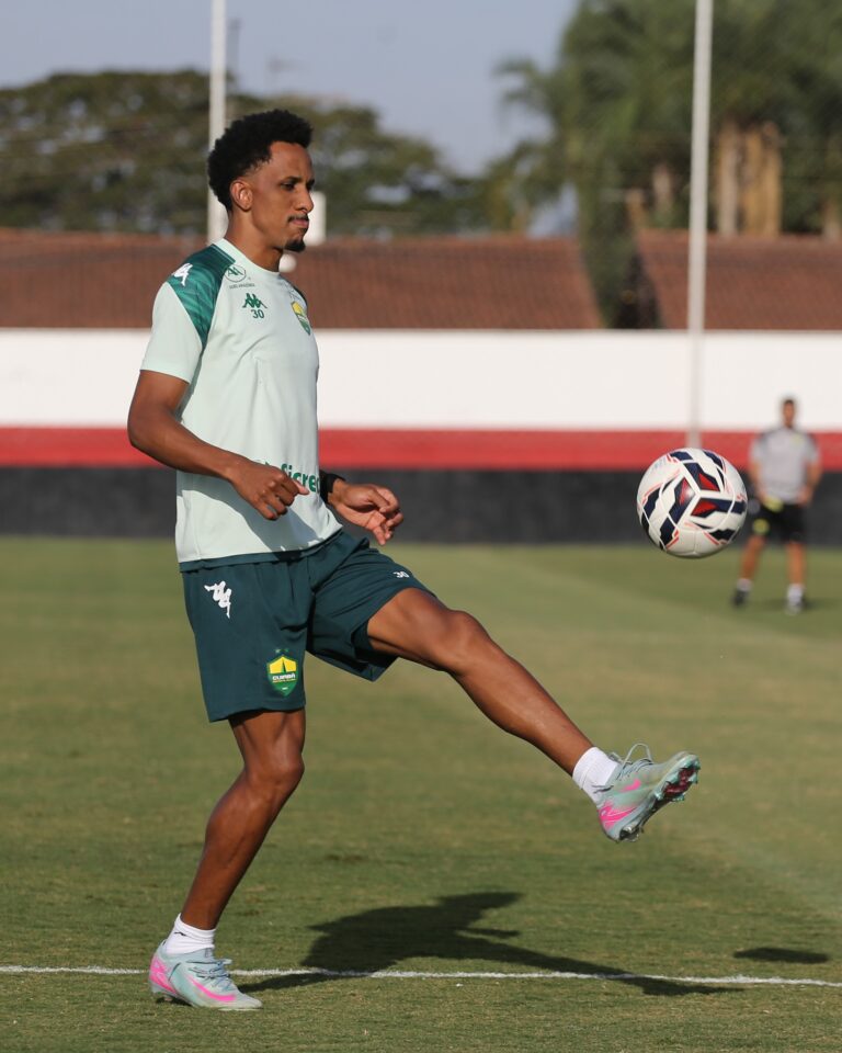 Apronto realizado nesta tarde no CT do Atlético-GO!

 AssCom Dourado

 #Orgulhod…