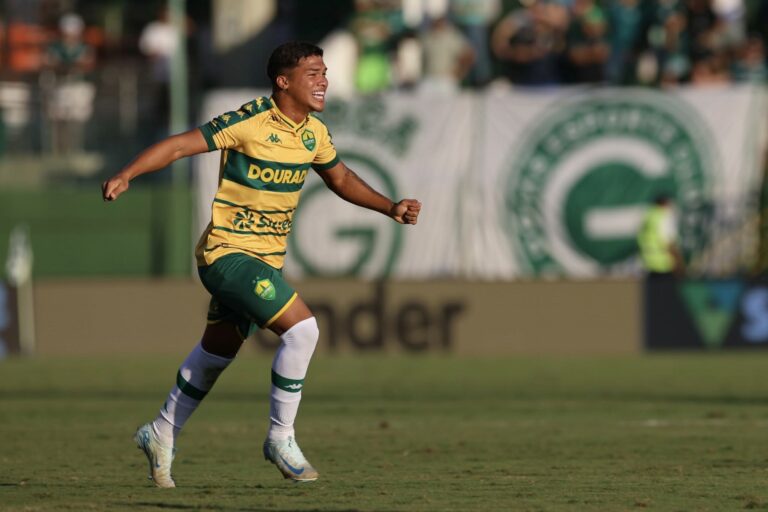 15’/2T – Segue 1 a 1. David empatou para o Dourado.

 AssCom Dourado 

#Orgulhod…