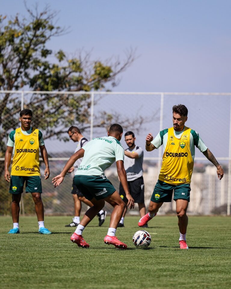 Com um treinamento, neste domingo (20), no CT do Vila, em Goiânia, o Cuiabá inic…