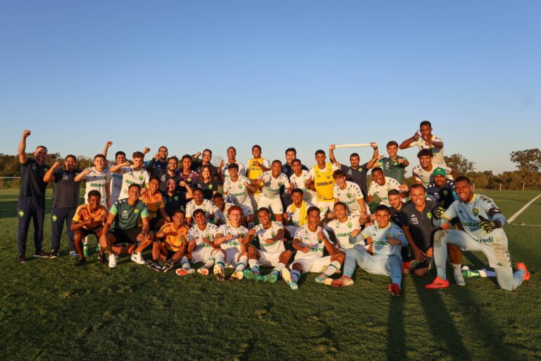 Virada e grande vitória! Merece sua curtida!

Valeu, mulecada!

 AssCom Dourado…