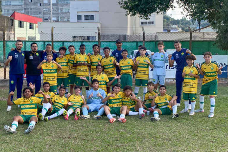 A equipe sub-13 do Cuiabá estreou com vitória na Copa São Ludgero, que está send…