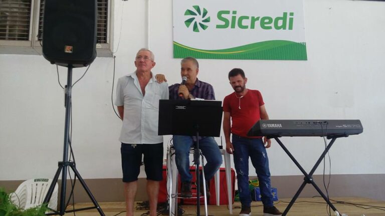 Almoço em comemoração ao dia dos Pais no Clube Alegria de Viver em Lucas do Rio …
