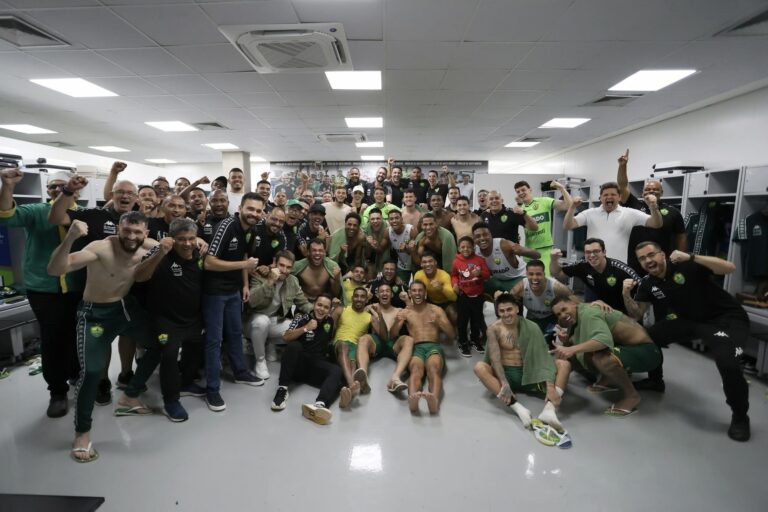 +3 pontos em nossa caminhada!

Avante, Dourado!

#OrgulhodeMatoGrosso