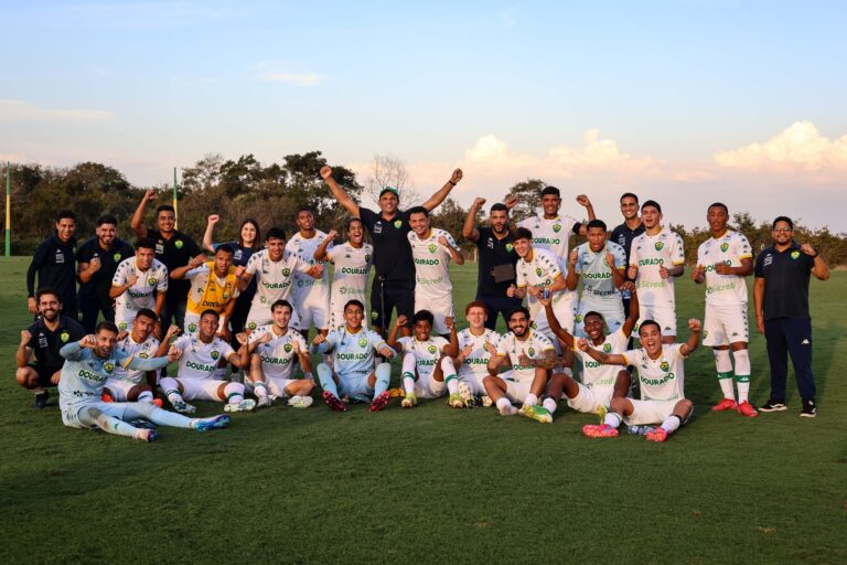 4 jogos, 4 vitórias, 12 pontos e liderança do Grupo 4!

Boa, gurizada!

 AssCom …