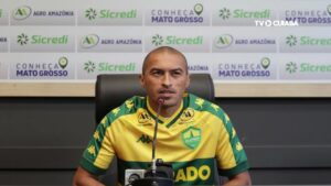 Nino Paraíba fala com os jornalistas em sua apresentação!

#OrgulhodeMatoGrosso