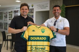 O chefe da Comissão de Arbitragem da CBF, Rodrigo Cintra, esteve visitando o CT …
