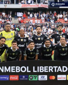 Botafogo em 2025:

Perdeu a Recopa.
Perdeu a Supercopa para o Flamengo.
Eliminad…