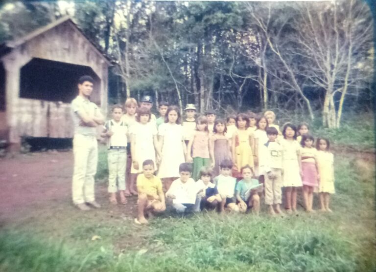 E la se vai, 41 anos, Vilson Zeni e sua turma de alunos, escola São João.