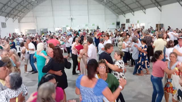Bailarina de Zeni e Cia 
Encontro Regional da Terceira Idade em Tapurah MT