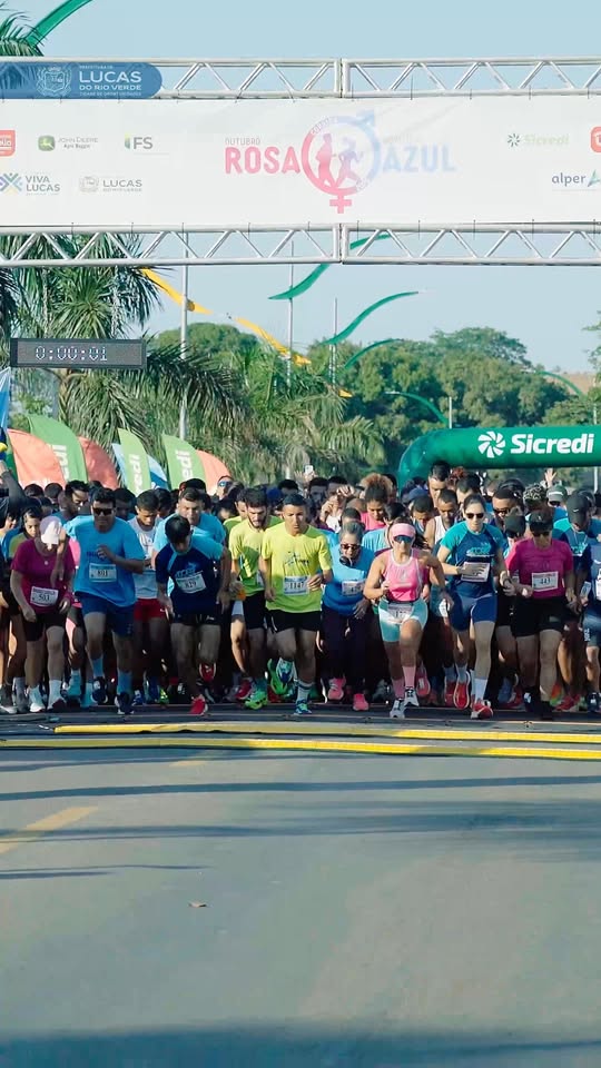 Que domingo emocionante! 
A etapa Outubro Rosa e Novembro Azul coloriu a Avenid…