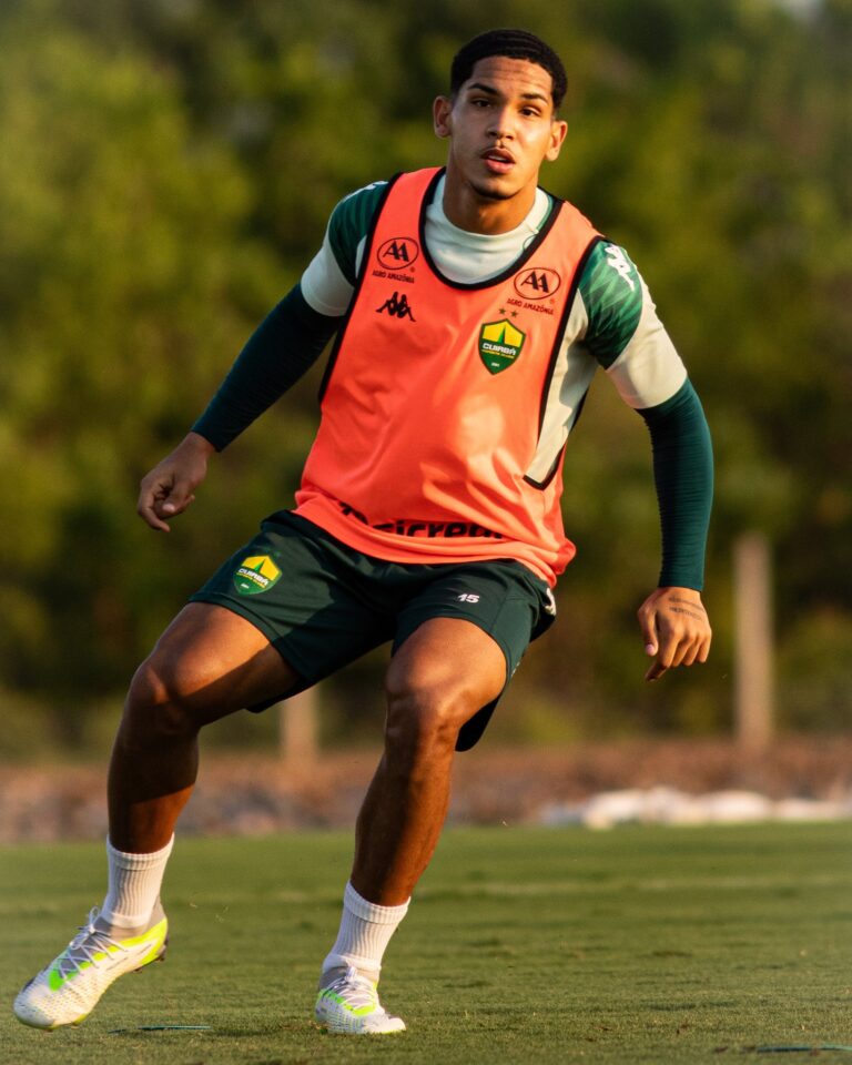 O Cuiabá realizou mais um dia de treino visando o próximo confronto.