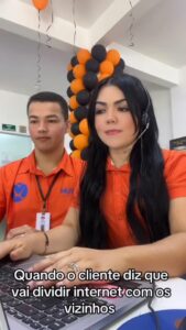 Por que não dividir internet com o vizinho?
 • Internet fica lenta
 • Se ele com…