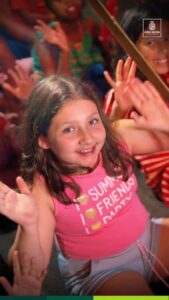 “A Magia do Natal”, apresentado pelo Circo Teatro Sem Lona, emocionou o público …