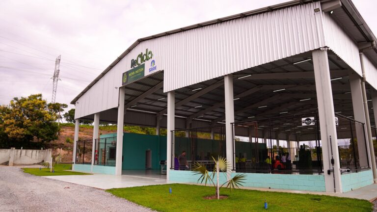 Prefeitura de Nova Mutum 在相册上传了照片：INAUGURAÇÃO RECICLO