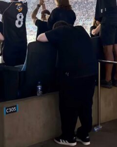 Cazé no camarote do Maracanã após a virada do Vasco no último lance.