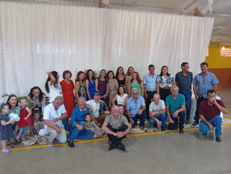 Primeiro Encontro da Família Zeni em Lindoeste PR 
Só Agradecer a Deus por ter p…