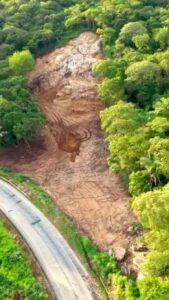 Mais segurança para quem vive na estrada

Em uma curva acentuada da BR-364/163 …
