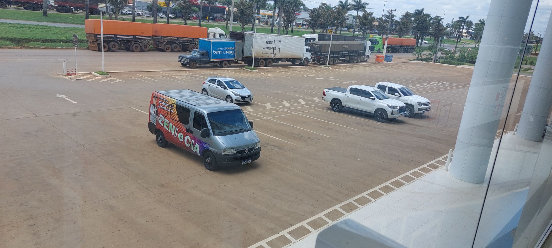 Por aí dando um role com a Van do Zeni e Cia