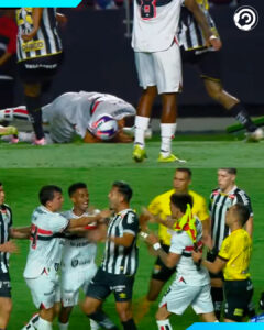 POLÊMICA NO MORUMBI

O São Paulo ficou na bronca com a arbitragem após Gabriel …