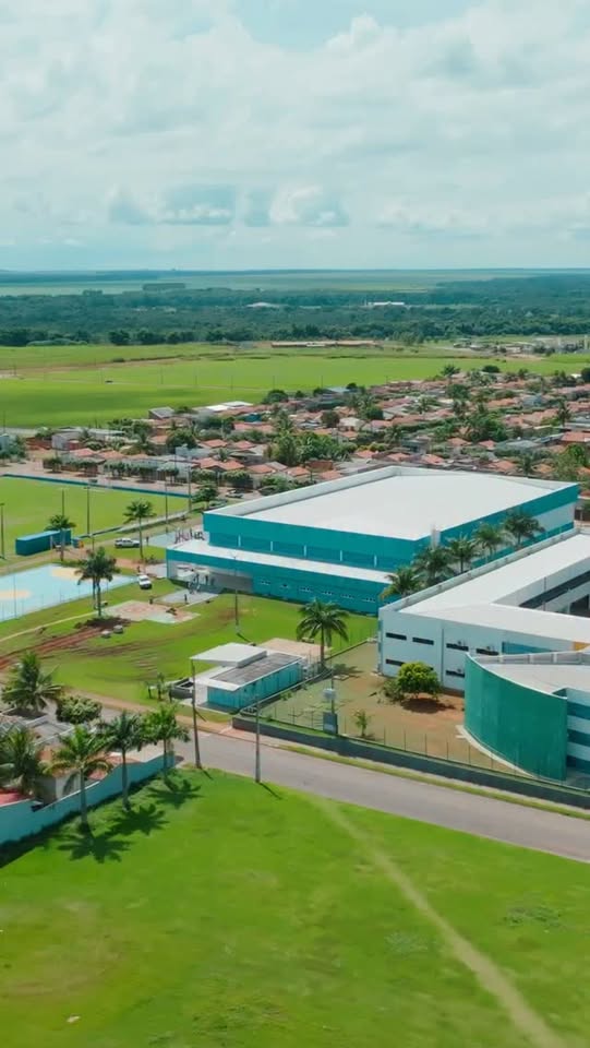 Tem ginásio novo na área!  

Inauguramos o Ginásio Poliesportivo da Escola Cora …